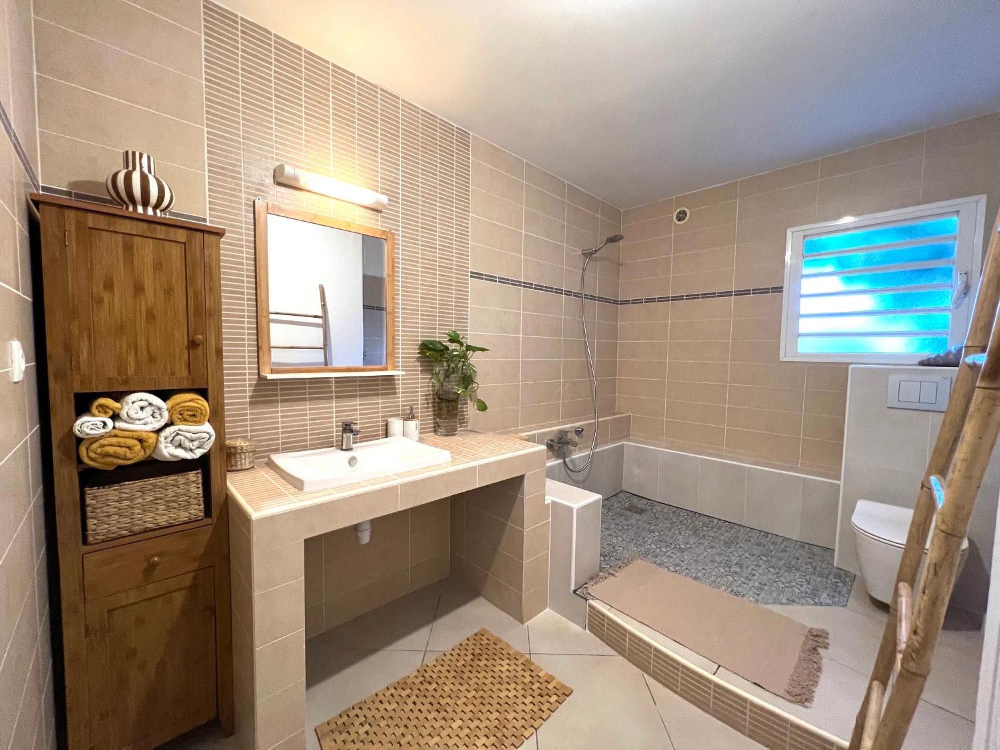 Villa Ti Moon, Entre Deux, Piscine Kamer foto