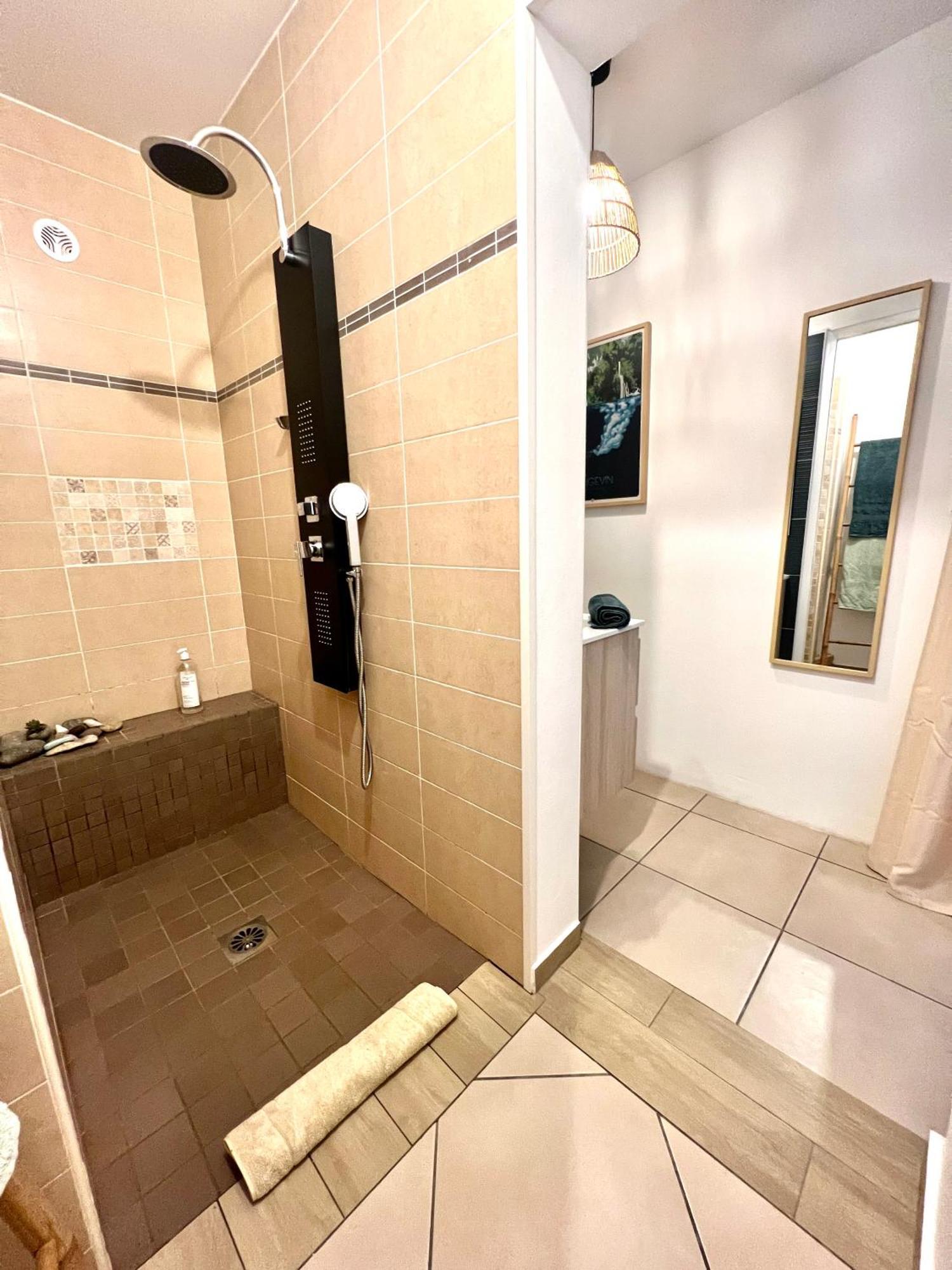 Villa Ti Moon, Entre Deux, Piscine Kamer foto